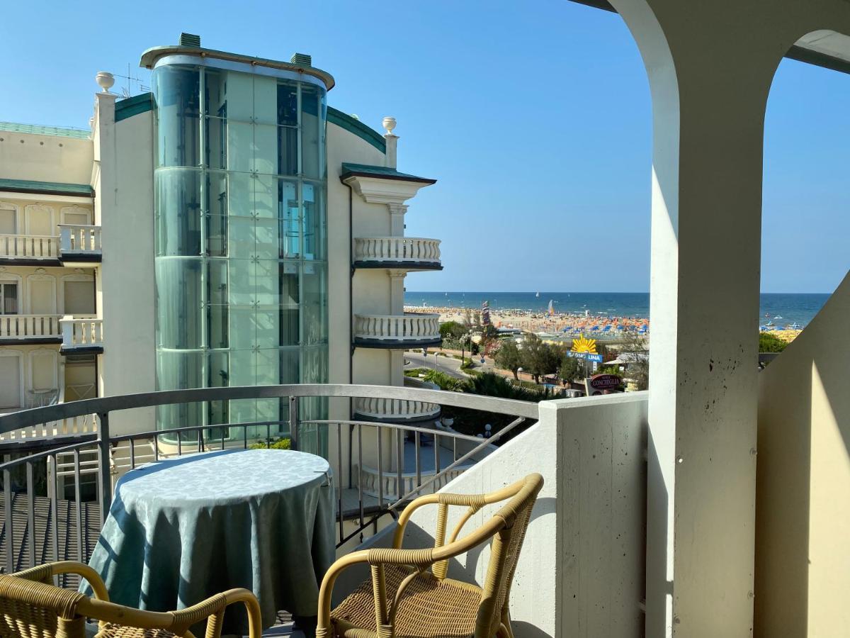 Hotel Moderno - Bed & Breakfast Cervia Bagian luar foto