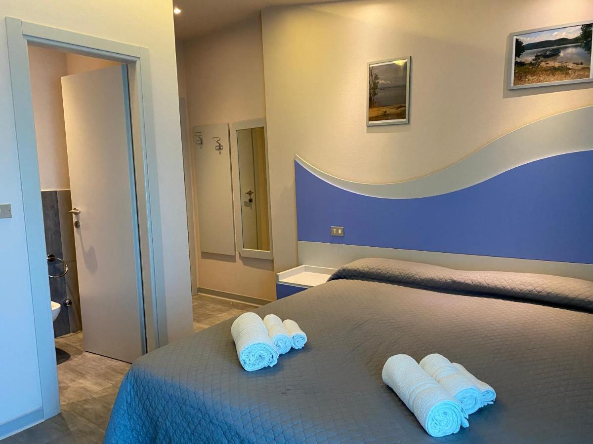 Hotel Moderno - Bed & Breakfast Cervia Bagian luar foto